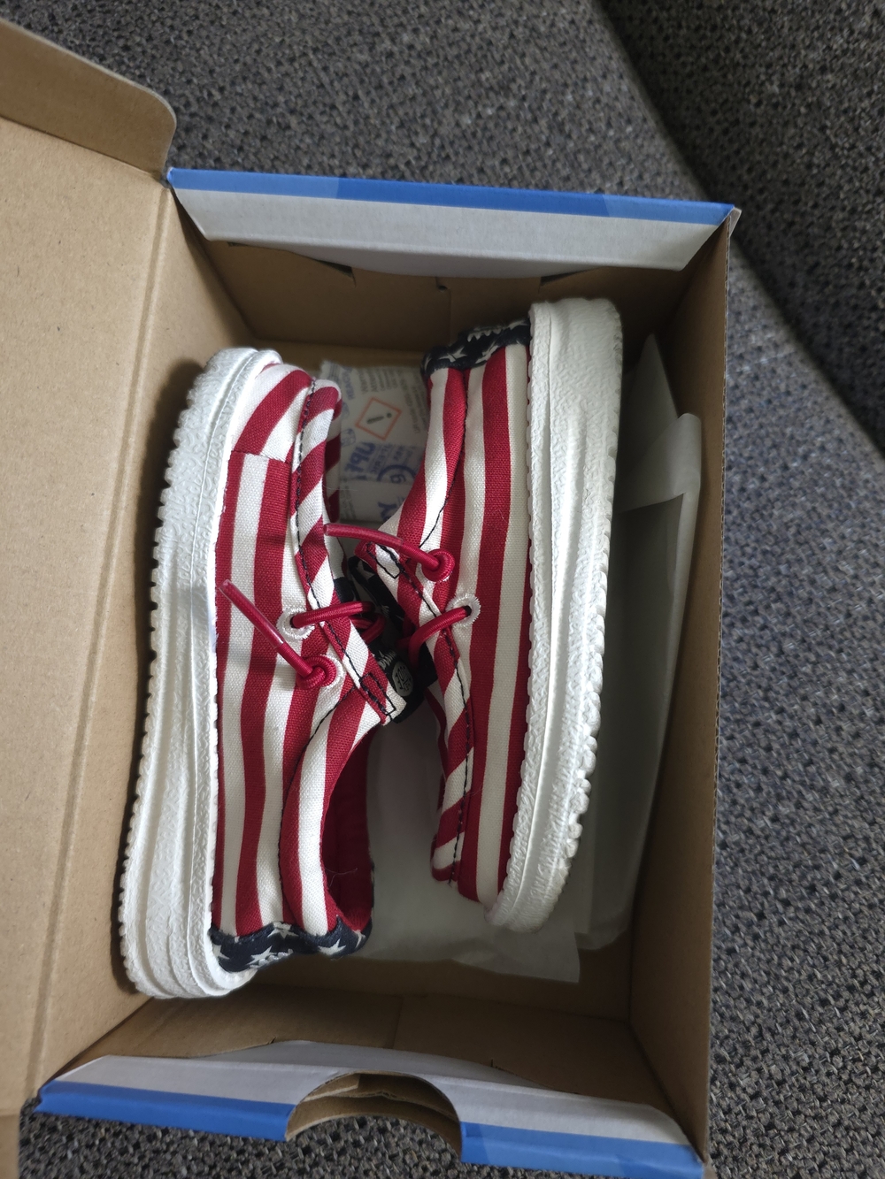 Hey Dude Kids Americana Flag Slip-On Shoe in Red, White & Blue Toddler Size 8 - Picture 2 of 6